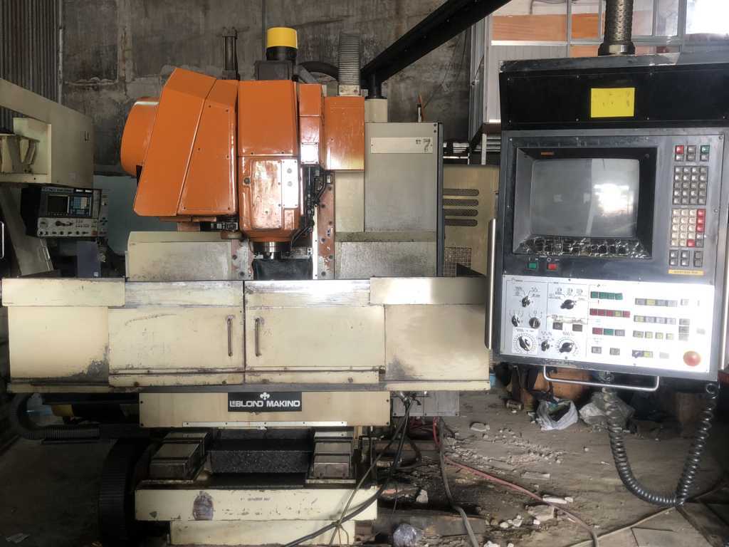 Phay CNC MAKINO  FNC74